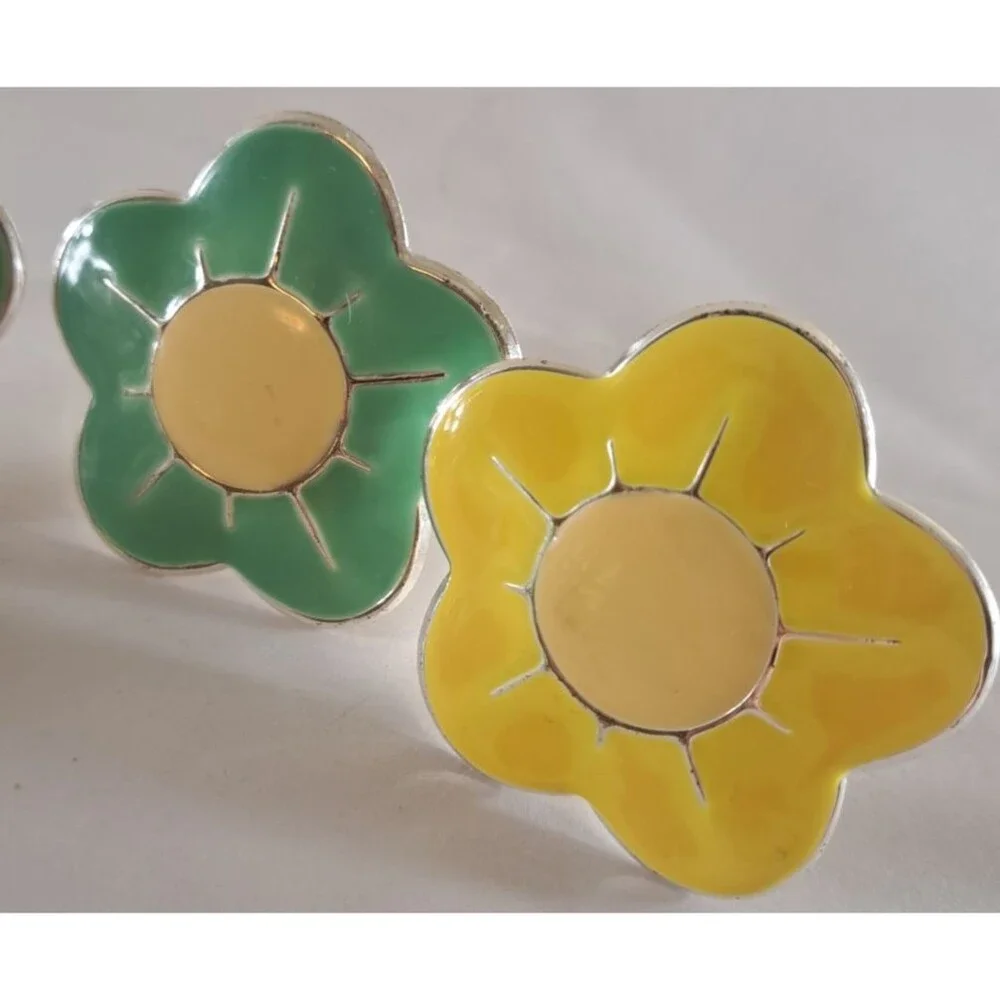 Metal Flower Napkin Rings Holders Set Of 5 Daisy Summer Party Yellow Blue